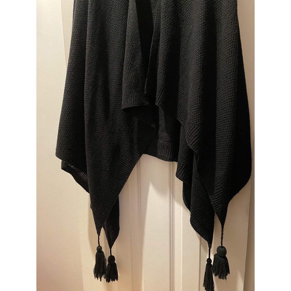 Anthropologie | Joanie Tasseled Knit Wrap